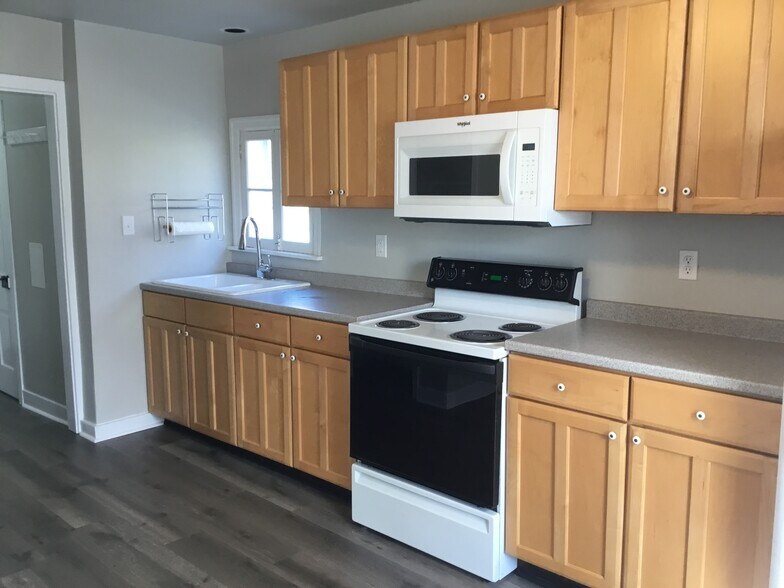 Building Photo - 6 S Ridge Rd