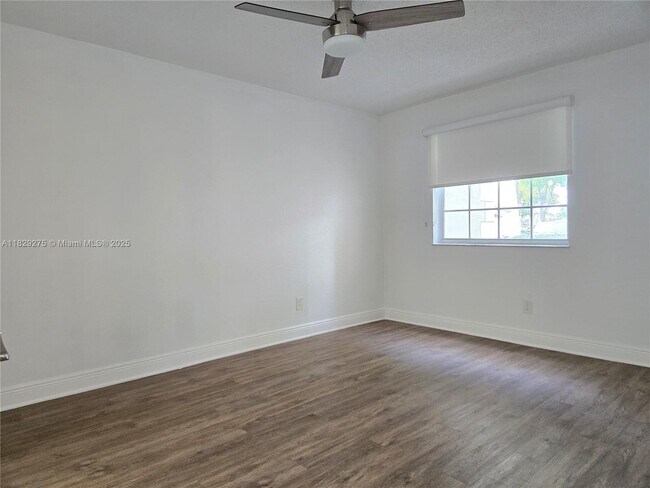 Building Photo - 2890 N Oakland Forest Dr