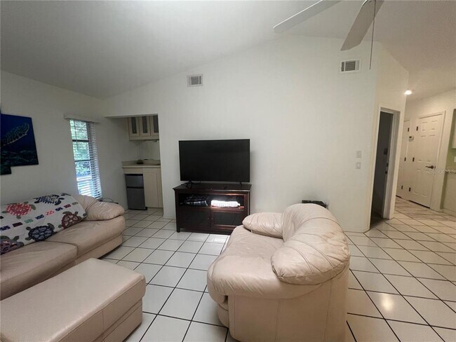 Building Photo - 1314 Beacon Dr