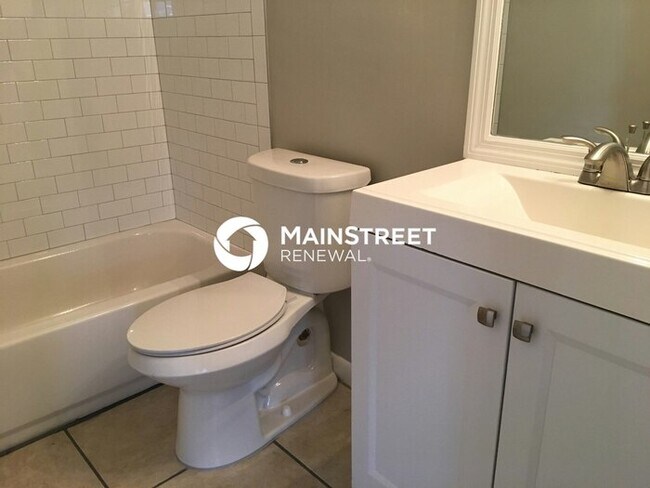Building Photo - 3 Bedroom Pet-Friendly Home in Clearwater,...