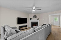 Building Photo - 166 VFW Dr