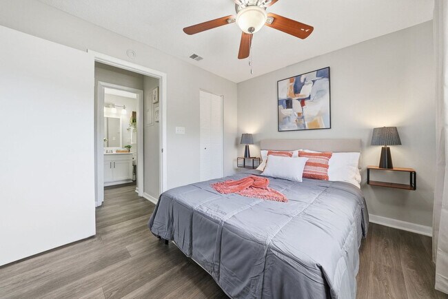 Building Photo - 8307 Royal Sand Cir