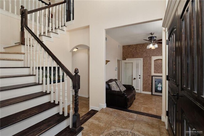 Building Photo - 682 Alto Bonito St