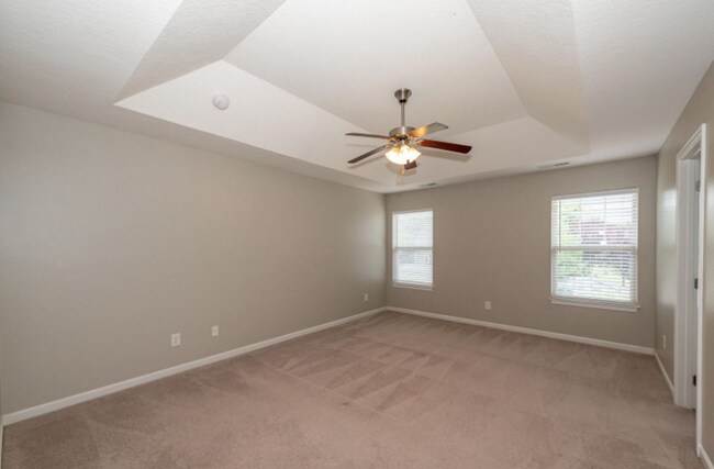 Building Photo - West Knoxville 37932 - 4 bedroom, 2.5 bath home - Call Jean Chung (865) 386-1022