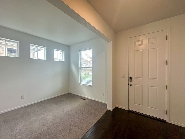 Building Photo - Senderos Creek 3bd paired home