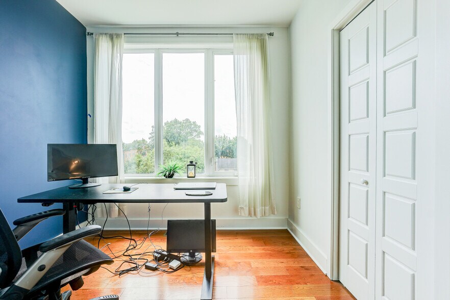3rd Bedroom with South Facing Windows - 800 21st St NE