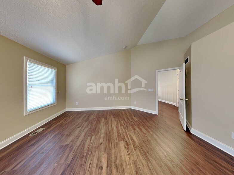 Building Photo - 942 Mill Run Dr