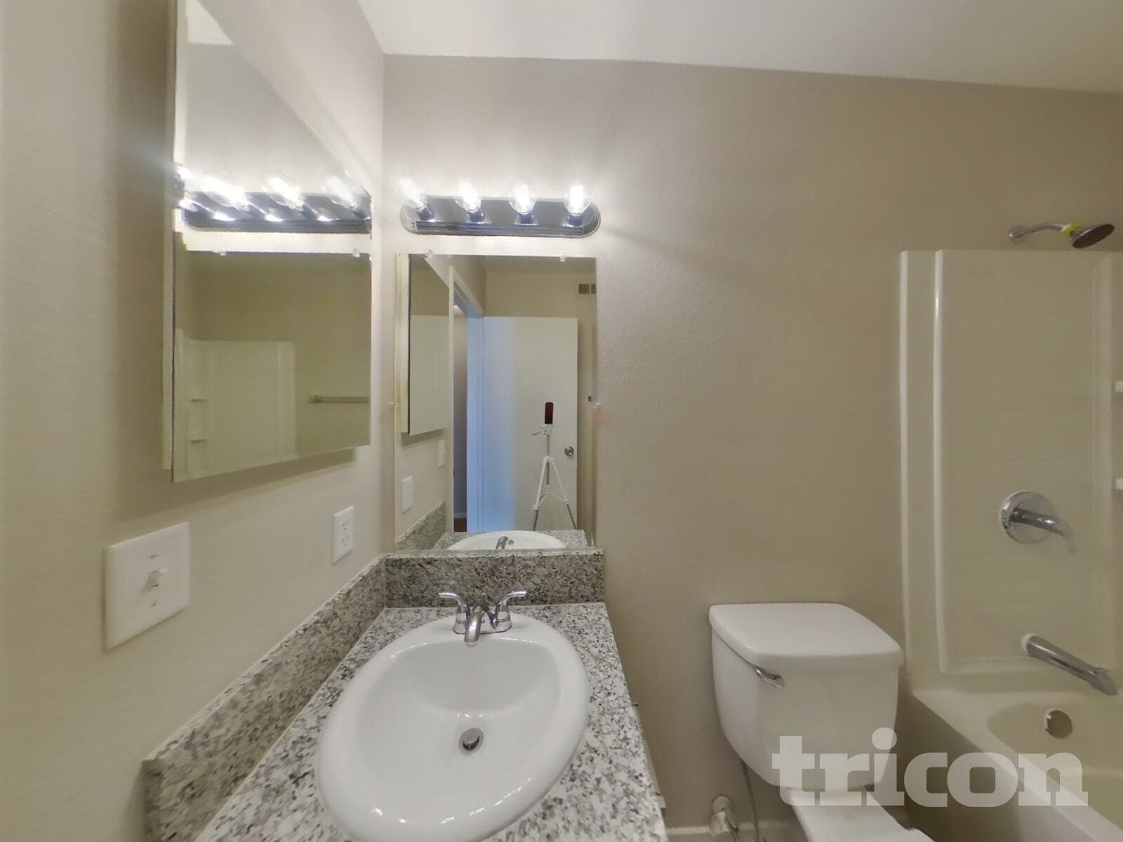 Building Photo - 4078 Deerfield Ave