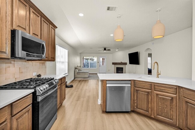 Building Photo - 30315 Legacy Pines Dr