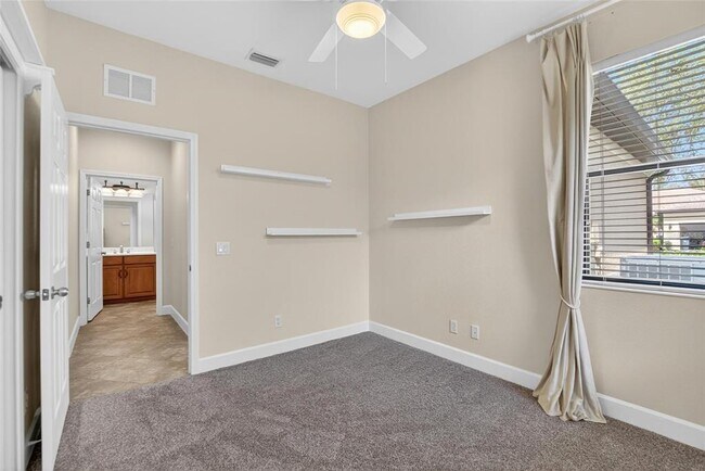 Building Photo - 210 Shell Falls Dr