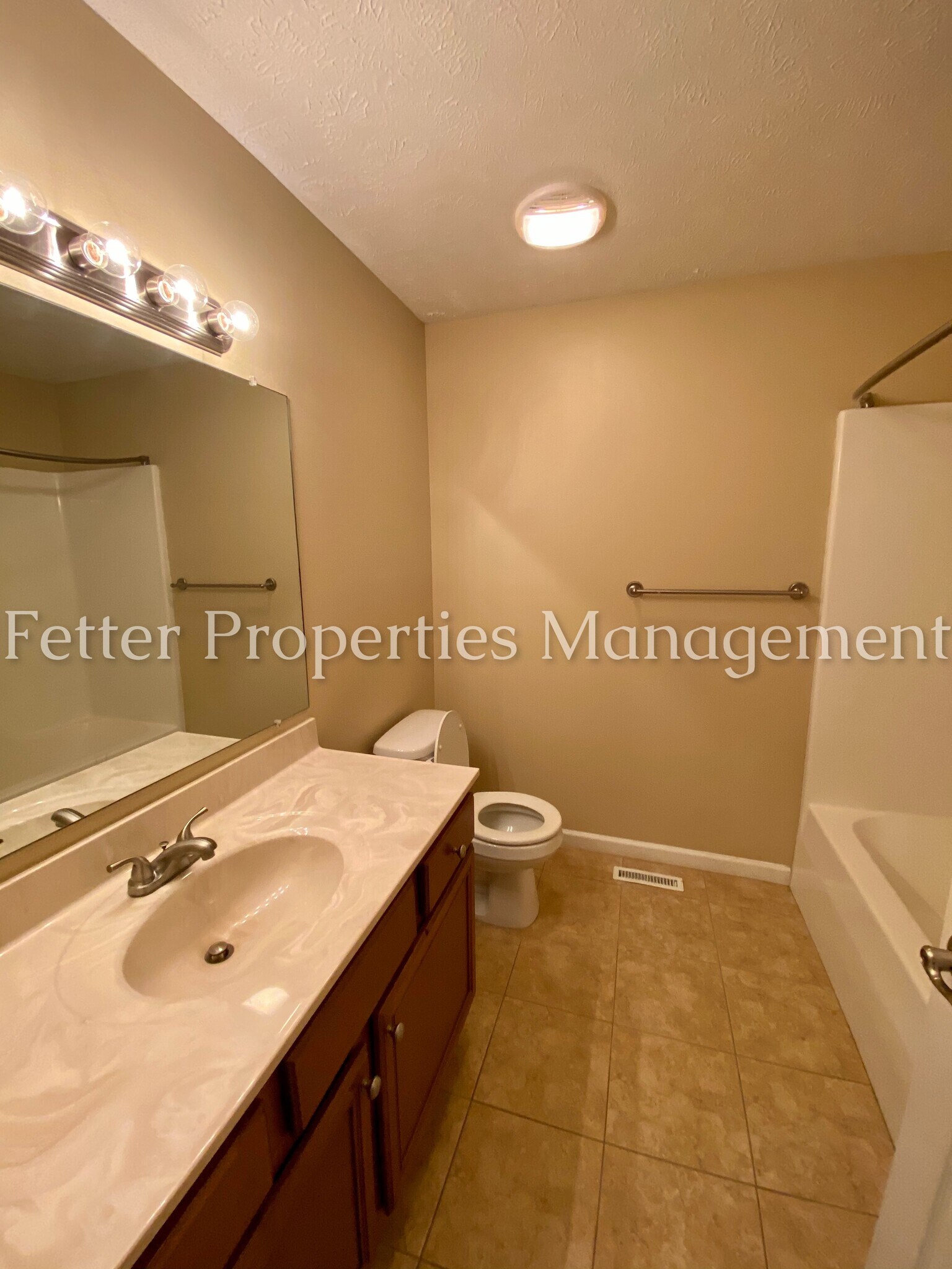 Building Photo - 10571 Tecumseh Dr