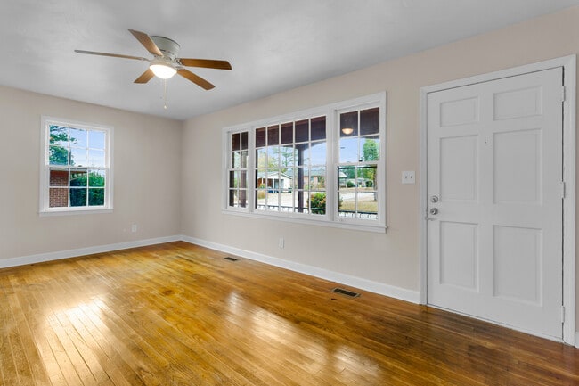 Building Photo - 1508 Beaufort St