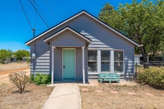 Building Photo - 1126 N 11th St