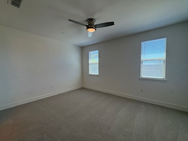 Building Photo - 55+ Rental Home in Heritage