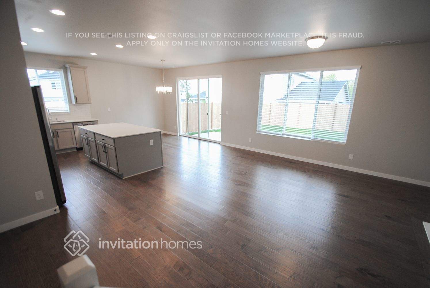 Building Photo - 6113 47th Pl NE