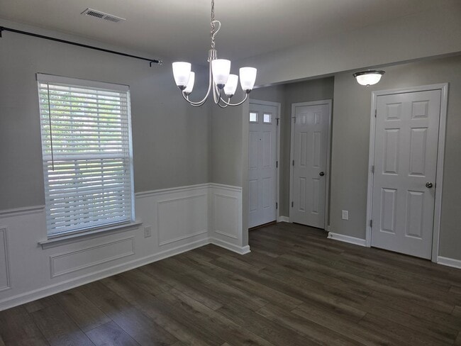 Building Photo - Charming 3BR + Bonus, 3BA Single-Family Ho...