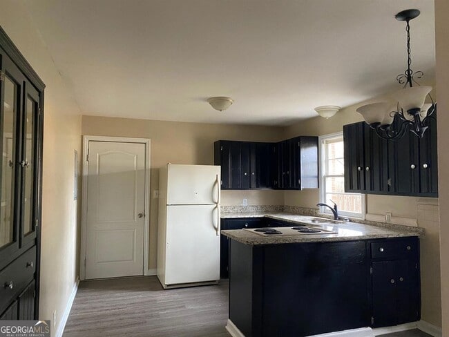 Building Photo - 202 Academy St