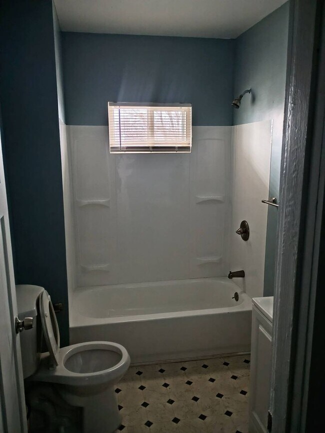 Building Photo - 424-426 Lexington Ave