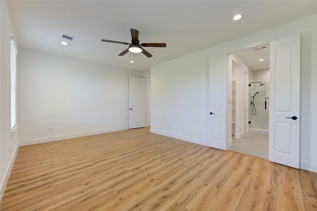 Building Photo - 2710 Noble St