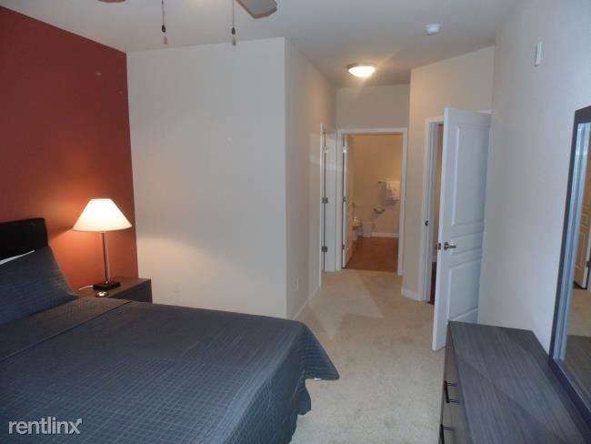 Building Photo - 13581 Via Varra