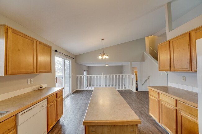 Building Photo - Spacious 3 bed, 2.5 bath home located in Wellington, CO