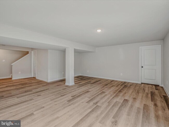 Building Photo - 290 Scoter Rd