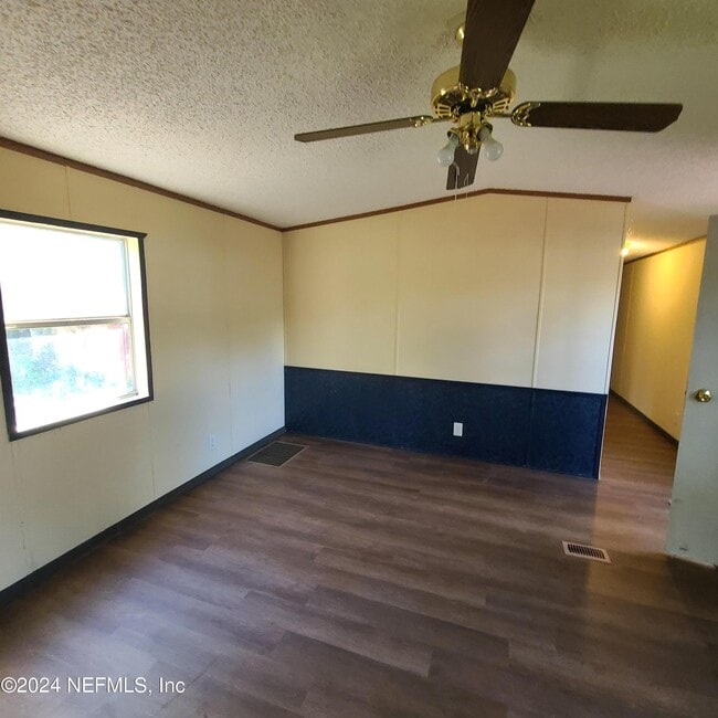 Building Photo - 200 Amberjack St