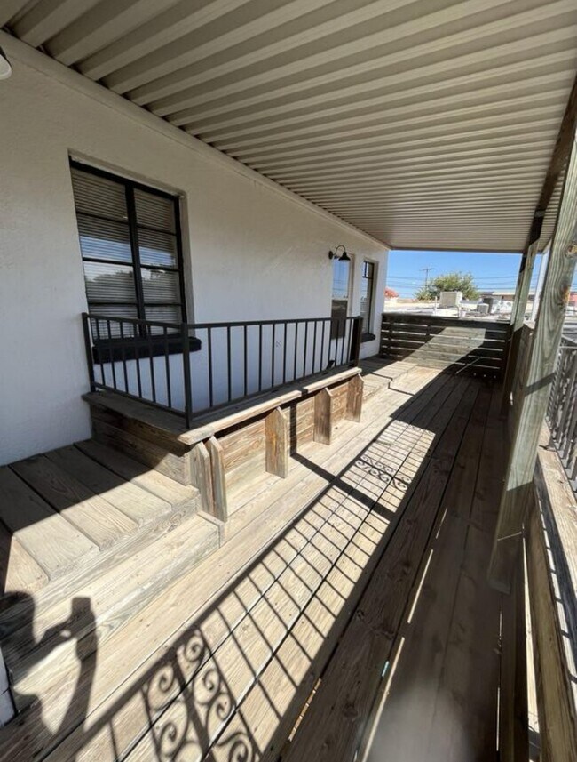 Building Photo - 3012 N Lee Ave