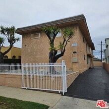 Building Photo - 1211 W 85th St