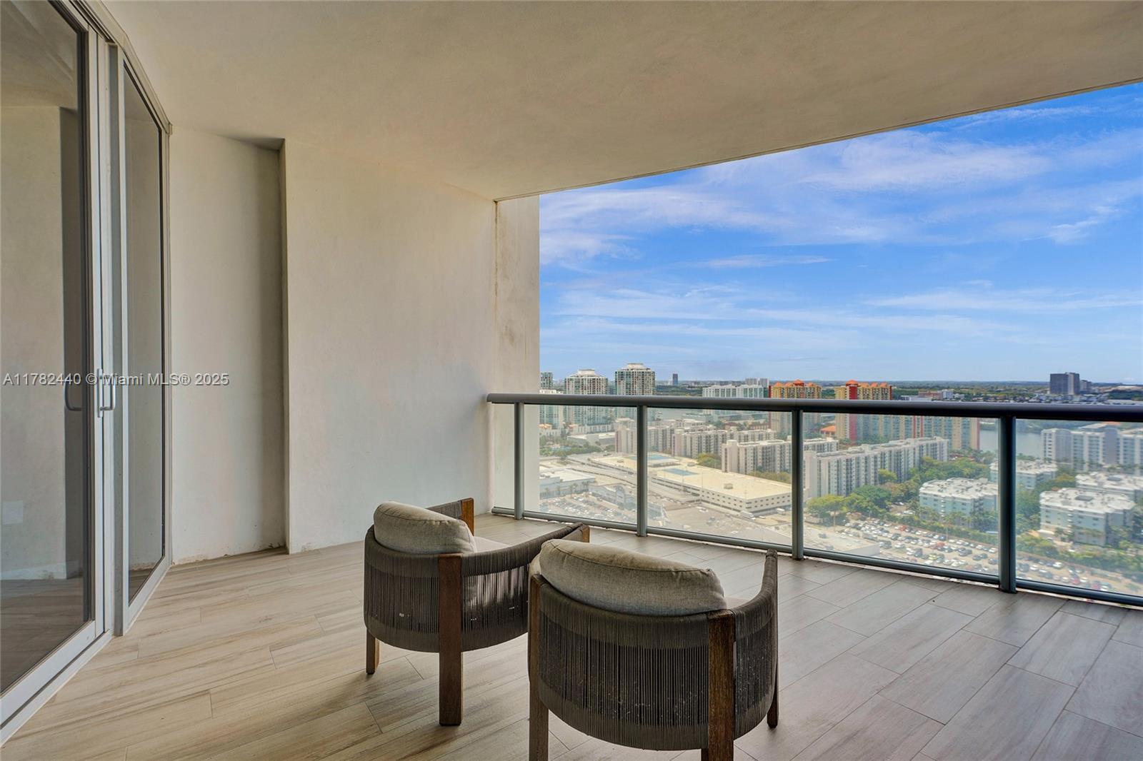 Building Photo - 17121 Collins Ave