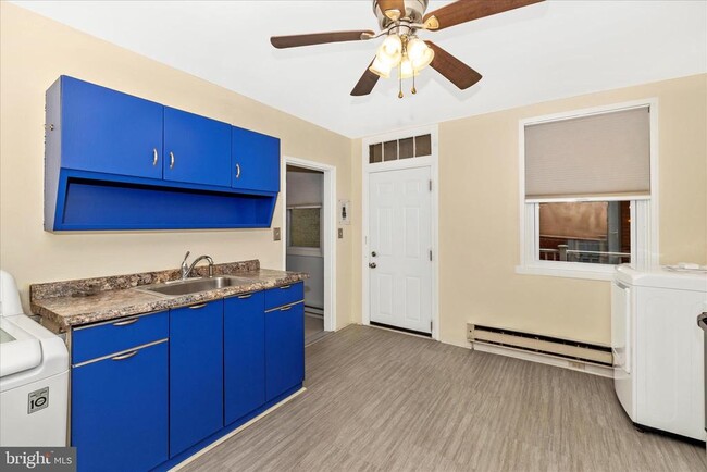 Building Photo - 326 E Patrick St