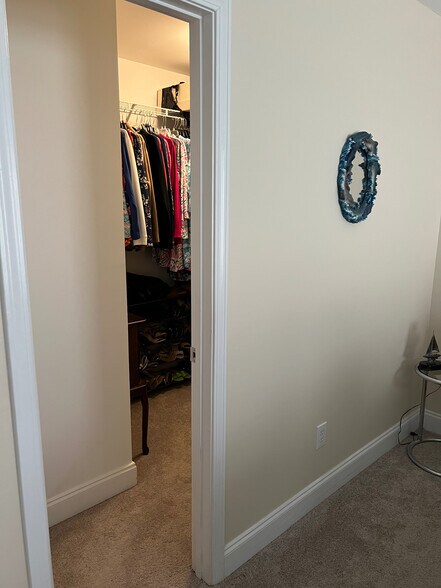 Building Photo - Room in Townhome on Derby Ct