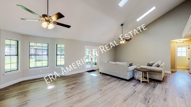 Building Photo - 18 Meigs Dr