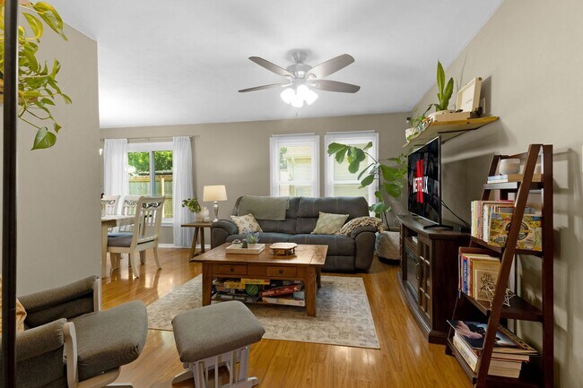 Building Photo - 3 Bed 2 Bath for Rent in Virginia Beach