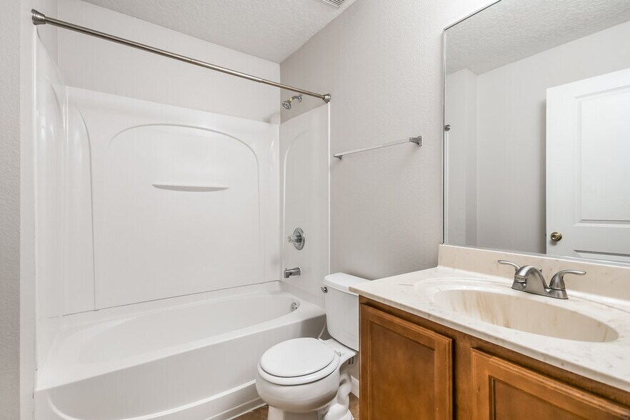 Building Photo - 2117 Fleet Ct