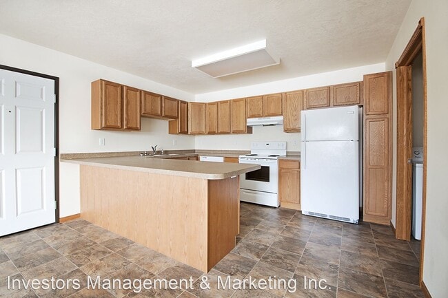 Building Photo - 611 3rd St NW
