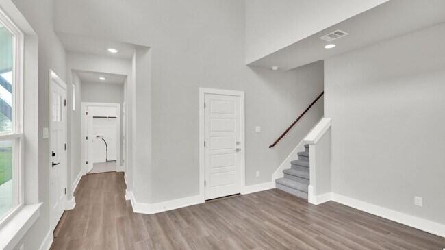 Building Photo - 208 Mirabeau Way