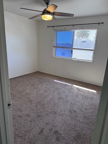 Building Photo - 281 S Evergreen Dr