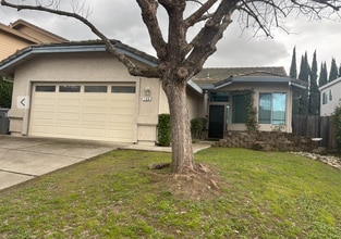 Building Photo - Cute As A Bug (Folsom) 3/2!  Don't miss this one!  Please read ad for viewings!