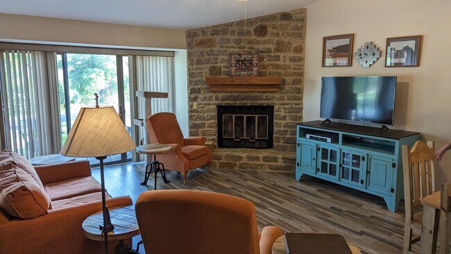 Building Photo - 100 Bay Point Dr