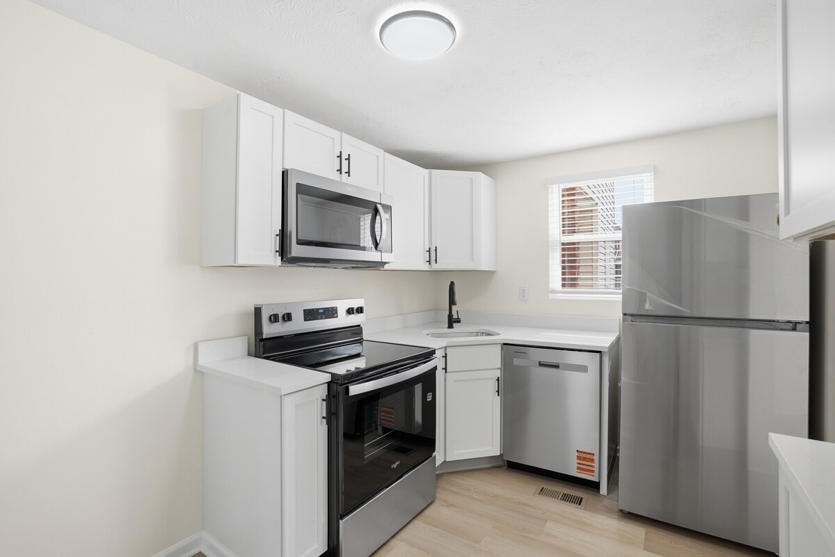 Building Photo - 437 5th St