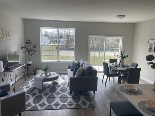 Building Photo - 385 N Tuckahoe Rd