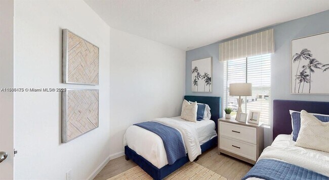 Building Photo - 10241 SW Newberry Ave