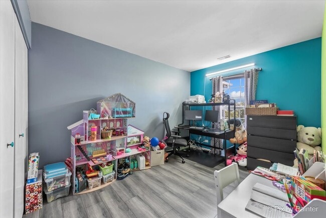 Building Photo - 3302 Bromley Ln