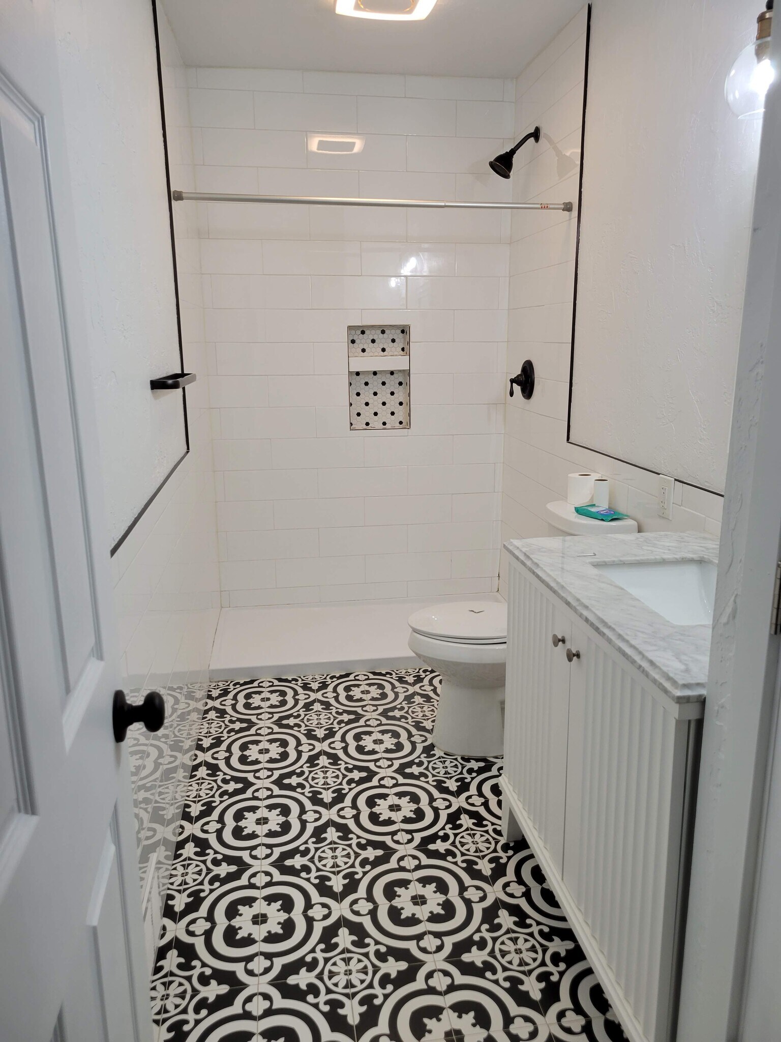 Building Photo - 110 Handler St