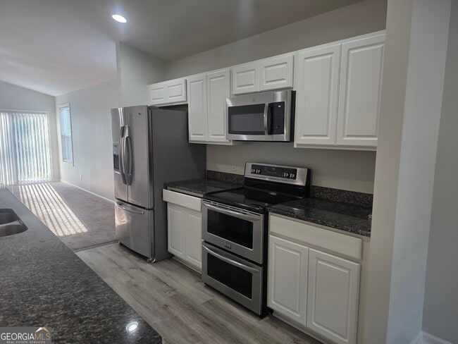 Building Photo - 27 Blackberry Cir