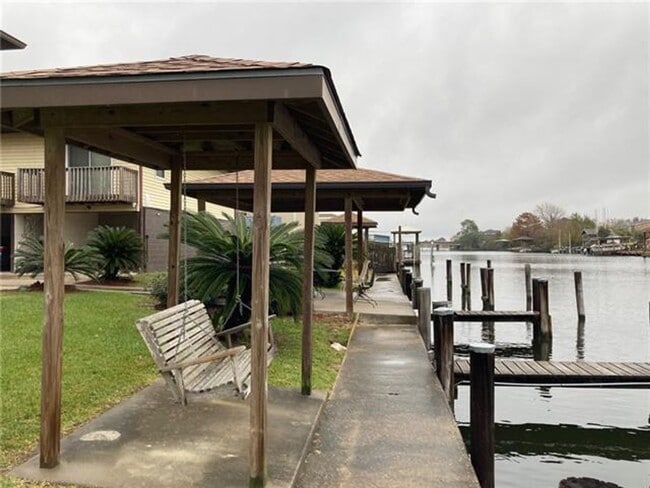 Building Photo - Waterfront Condo