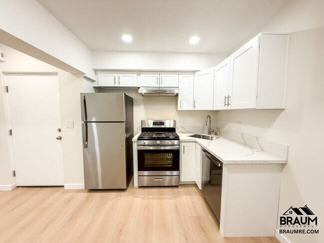 Building Photo - 15634 Leadwell St