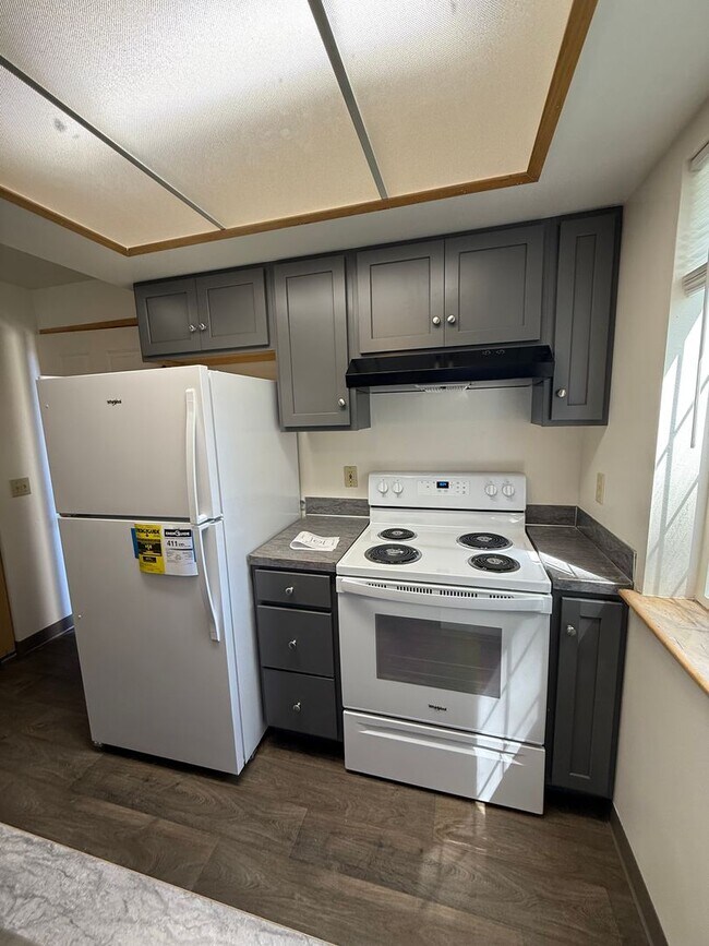 Building Photo - 1409 Bradley Ln