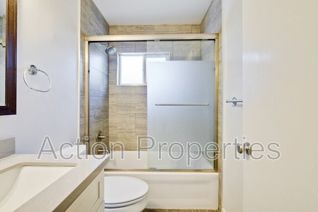 Building Photo - 1034 Tulane Dr